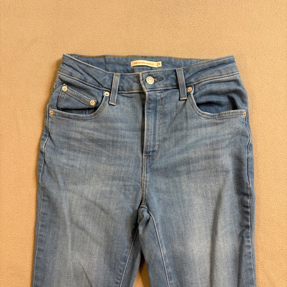 Levis 725 High Rise Bootcut Jeans Women Sz 29  Inseam 30 Medium Wash Blue Denim - Picture 4 of 12